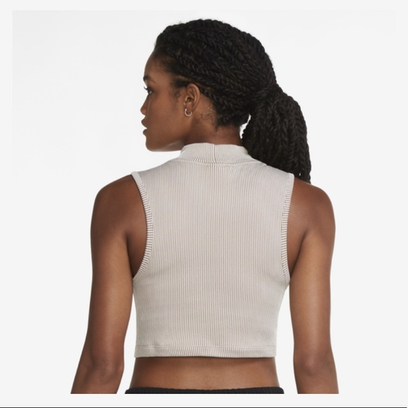 Nike Top - Picture 6 of 6